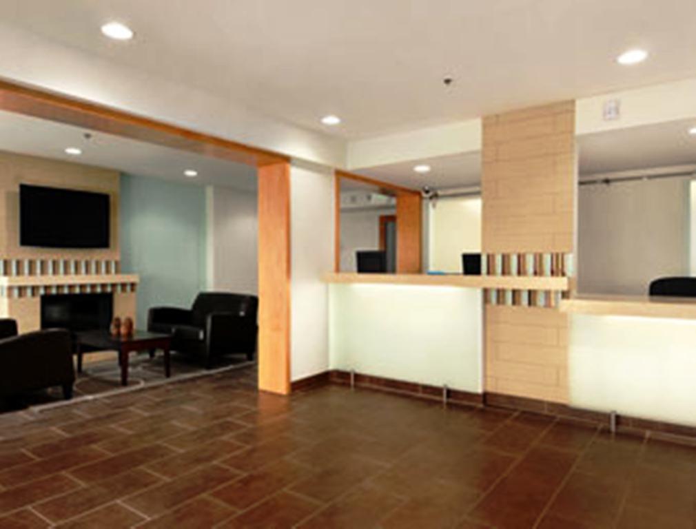 Hotel Baymont By Wyndham Reno Interior foto